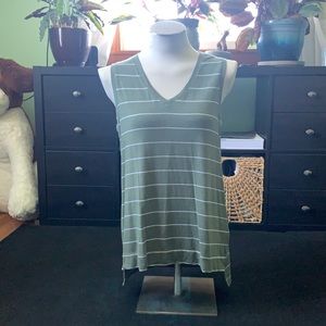 Women’s Banana Republic knit tank